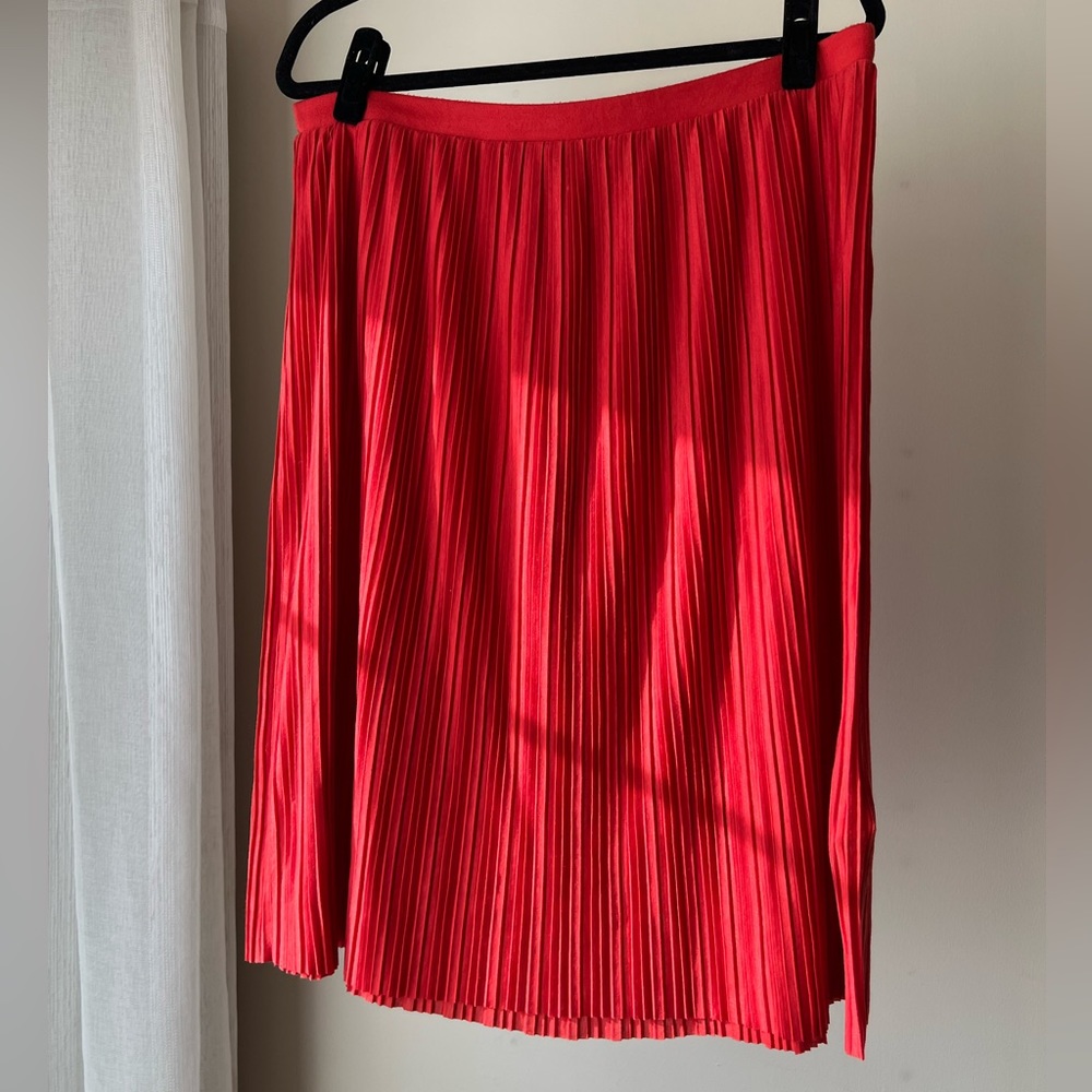 Vibrant red-orange pleated a-line skirt - Picture 4 of 10